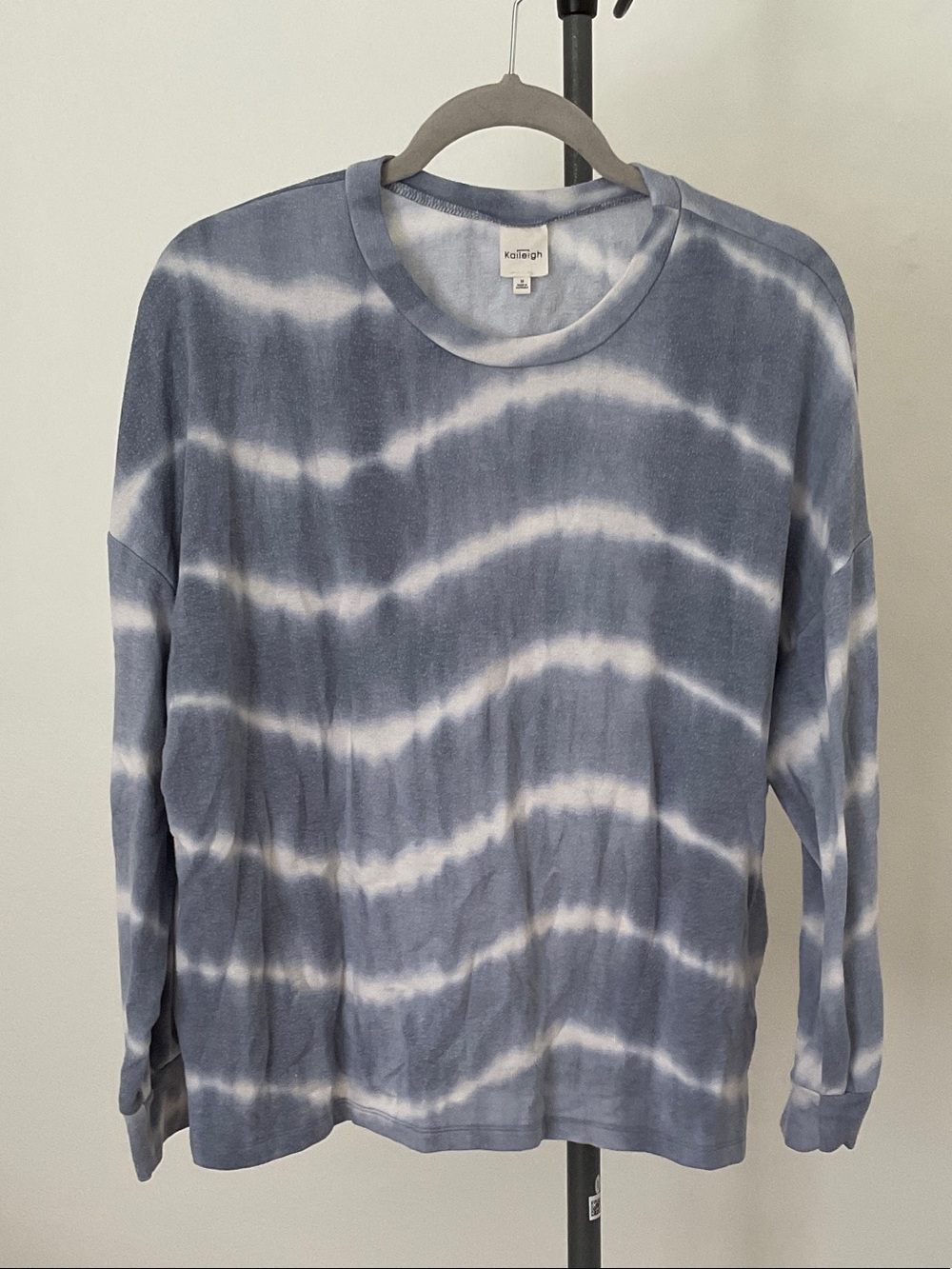Men’s Long-Sleeve Tie-Dye Tee in Blue and White